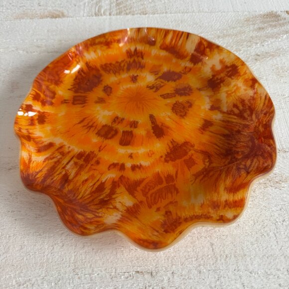 Plastic FAB Tray - Orange and Red Tie Dye Retro Tray - Vintage Decorative Tray - Picture 4 of 10